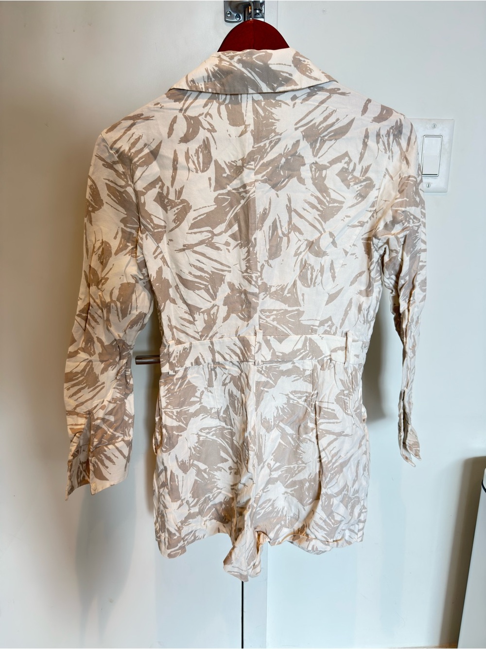 Club Monaco Beige and White Floral Wrap Jumpsuit - Picture 6 of 6